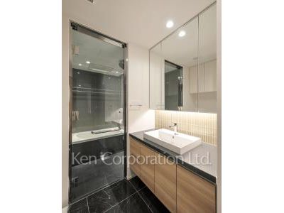 Powder Room ※Photo of the same layout on 5 floor. Decoration and fixture may differ.