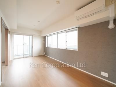 Living-Dining ※Photo of the same layout on 11 floor. Decoration and fixture may differ.