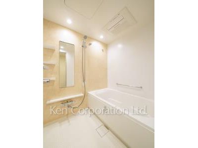 Bath ※Photo of the same layout on 11 floor. Decoration and fixture may differ.