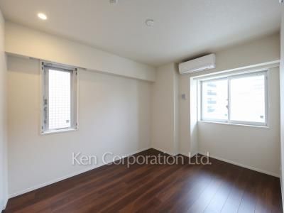 Bedroom ※Photo of the same layout on 9 floor. Decoration and fixture may differ.