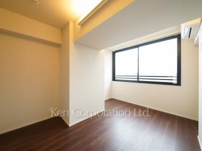 Bedroom ※Photo of the same layout on 13 floor. Decoration and fixture may differ.