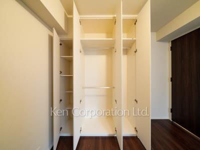 Closet ※Photo of the same layout on 15 floor. Decoration and fixture may differ.