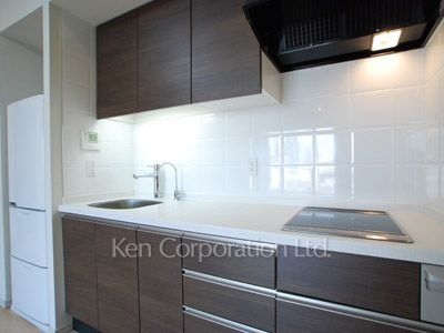 Kitchen ※Photo of the same layout on 6 floor. Decoration and fixture may differ.