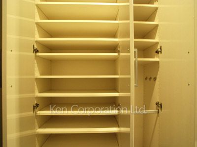 Shoes Closet ※Photo of the same layout on 6 floor. Decoration and fixture may differ.