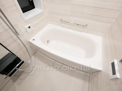 Bath ※Photo of the same layout on 6 floor. Decoration and fixture may differ.