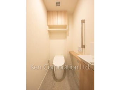 Lavatory ※Photo of the same layout on 6 floor. Decoration and fixture may differ.