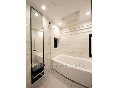 Bath ※Photo of the same layout on 6 floor. Decoration and fixture may differ.
