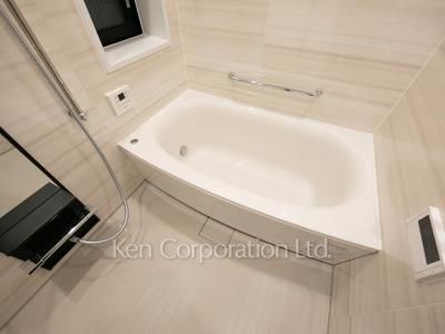 Bath ※Photo of the same layout on 6 floor. Decoration and fixture may differ.