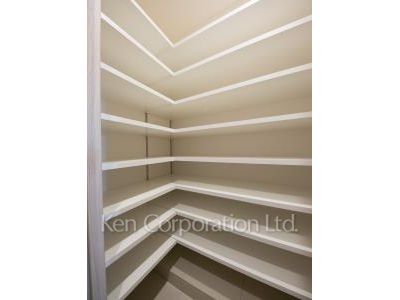 Shoes-In Closet ※Photo of the same layout on 6 floor. Decoration and fixture may differ.
