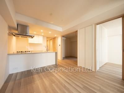 Living-Dining ※Photo of the same layout on 6 floor. Decoration and fixture may differ.