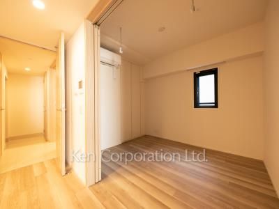Bedroom ※Photo of the same layout on 6 floor. Decoration and fixture may differ.