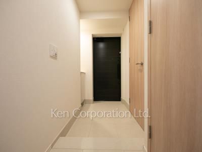 Entrance ※Photo of the same layout on 6 floor. Decoration and fixture may differ.