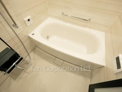Bath ※Photo of the same layout on 6 floor. Decoration and fixture may differ.