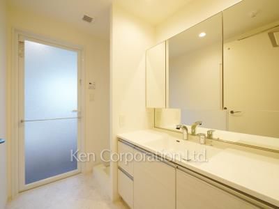 Powder Room  *Photo of similar layout