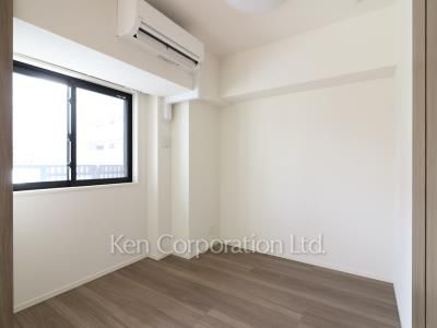 Bedroom ※Photo of the same layout on 7 floor. Decoration and fixture may differ.
