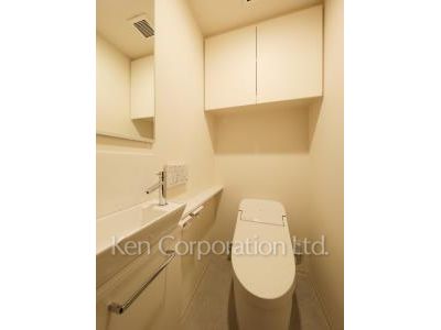 Lavatory ※Photo of the same layout on 5 floor. Decoration and fixture may differ.