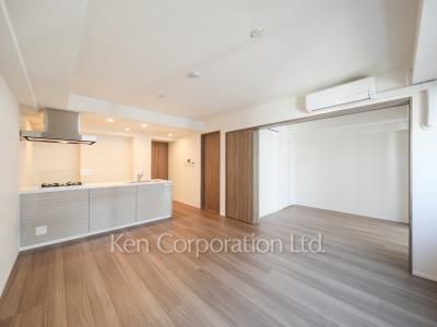 Living-Dining ※Photo of the same layout on 5 floor. Decoration and fixture may differ.