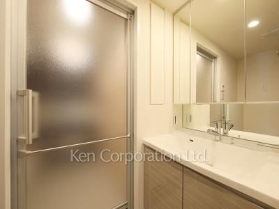 Powder Room ※Photo of the same layout on 5 floor. Decoration and fixture may differ.