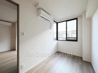 Bedroom ※Photo of the same layout on 3 floor. Decoration and fixture may differ.