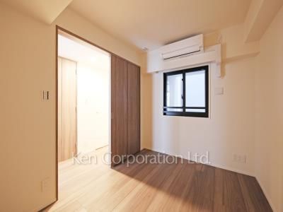 Service Room (Extra room space) ※Photo of the same layout on 3 floor. Decoration and fixture may differ.