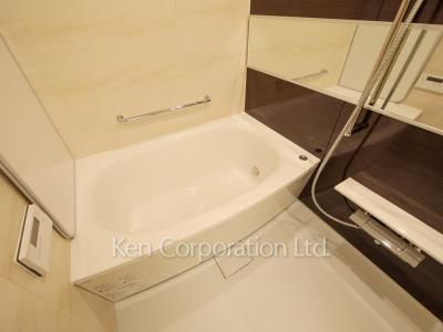 Bath ※Photo of the same layout on 3 floor. Decoration and fixture may differ.
