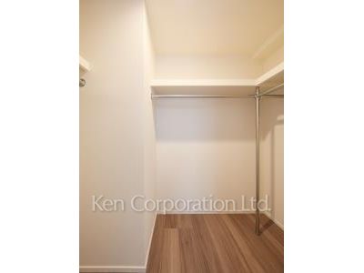 Walk-In Closet ※Photo of the same layout on 3 floor. Decoration and fixture may differ.