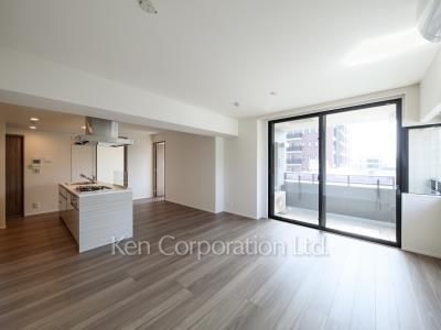 Living-Dining ※Photo of the same layout on 5 floor. Decoration and fixture may differ.