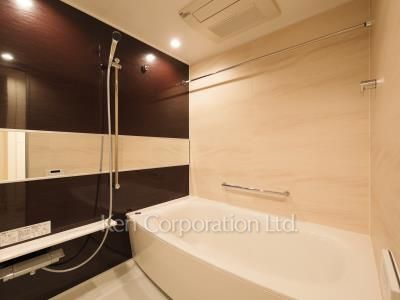 Bath ※Photo of the same layout on 5 floor. Decoration and fixture may differ.