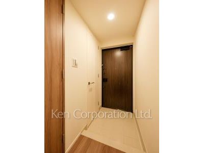 Entrance ※Photo of the same layout on 5 floor. Decoration and fixture may differ.