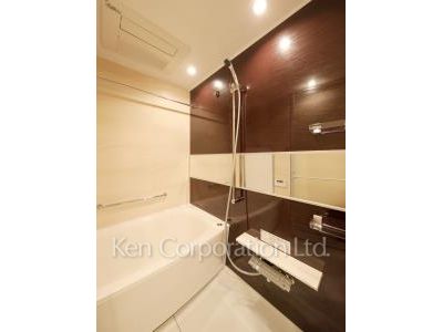 Bath ※Photo of the same layout on 5 floor. Decoration and fixture may differ.