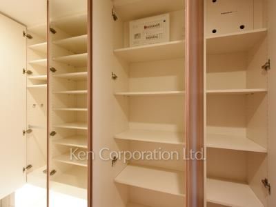 Closet ※Photo of the same layout on 14 floor. Decoration and fixture may differ.
