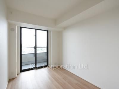Bedroom ※Photo of the same layout on 14 floor. Decoration and fixture may differ.