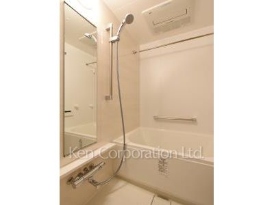 Bath ※Photo of the same layout on 14 floor. Decoration and fixture may differ.