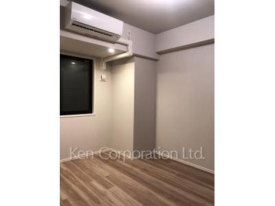 Master Bedroom ※Photo of the same layout on 9 floor. Decoration and fixture may differ.