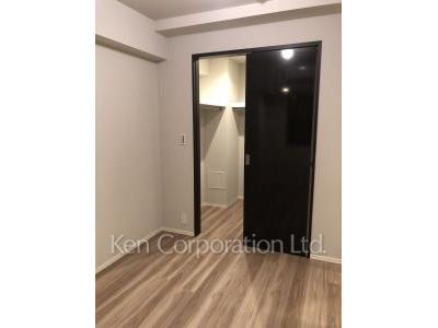 Master Bedroom ※Photo of the same layout on 9 floor. Decoration and fixture may differ.