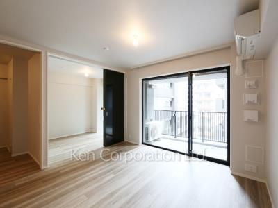 Living-Dining ※Photo of the same layout on 7 floor. Decoration and fixture may differ.