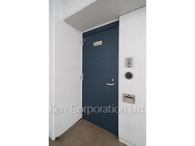 Entrance ※Photo of the same layout on 15 floor. Decoration and fixture may differ.