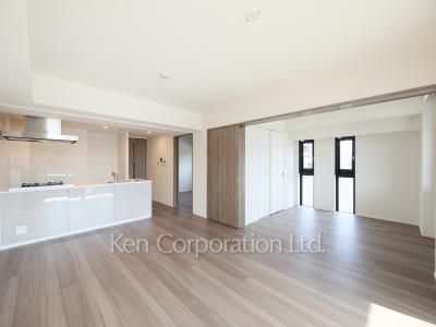 Living-Dining ※Photo of the same layout on 5 floor. Decoration and fixture may differ.