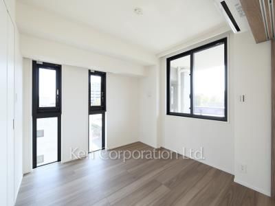 Bedroom ※Photo of the same layout on 5 floor. Decoration and fixture may differ.