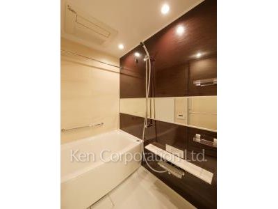 Bath ※Photo of the same layout on 5 floor. Decoration and fixture may differ.