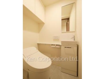 Lavatory ※Photo of the same layout on 5 floor. Decoration and fixture may differ.