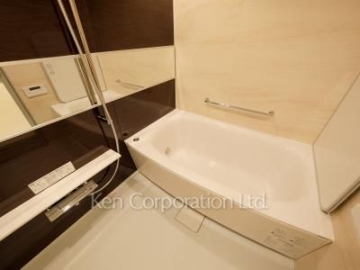 Bath ※Photo of the same layout on 5 floor. Decoration and fixture may differ.