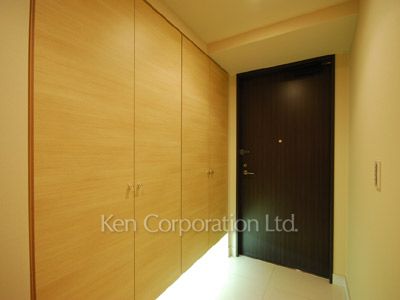 Entrance ※Photo of the same layout on 17 floor. Decoration and fixture may differ.