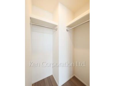 Walk-In Closet ※Photo of the same layout on 5 floor. Decoration and fixture may differ.