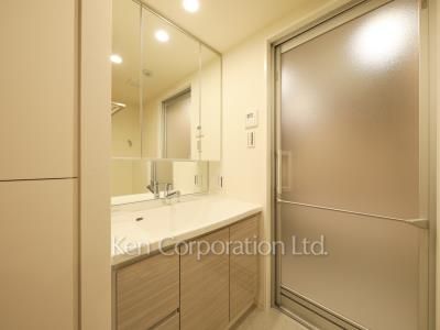 Powder Room ※Photo of the same layout on 5 floor. Decoration and fixture may differ.
