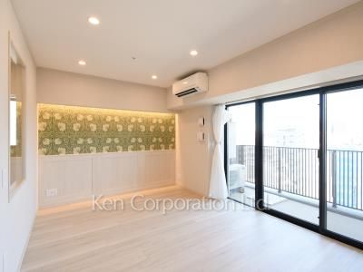 Living-Dining ※Photo of the same layout on 14 floor. Decoration and fixture may differ.