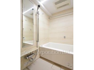 Bath ※Photo of the same layout on 14 floor. Decoration and fixture may differ.