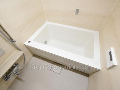 Bath ※Photo of the same layout on 14 floor. Decoration and fixture may differ.
