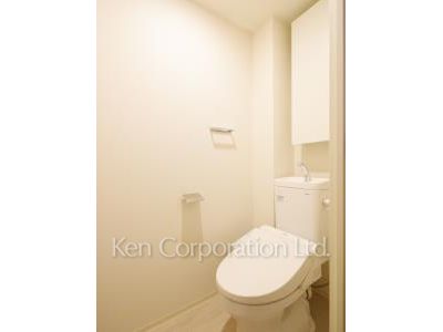 Lavatory ※Photo of the same layout on 2 floor. Decoration and fixture may differ.