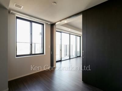 Bedroom ※Photo of the same layout on 9 floor. Decoration and fixture may differ.